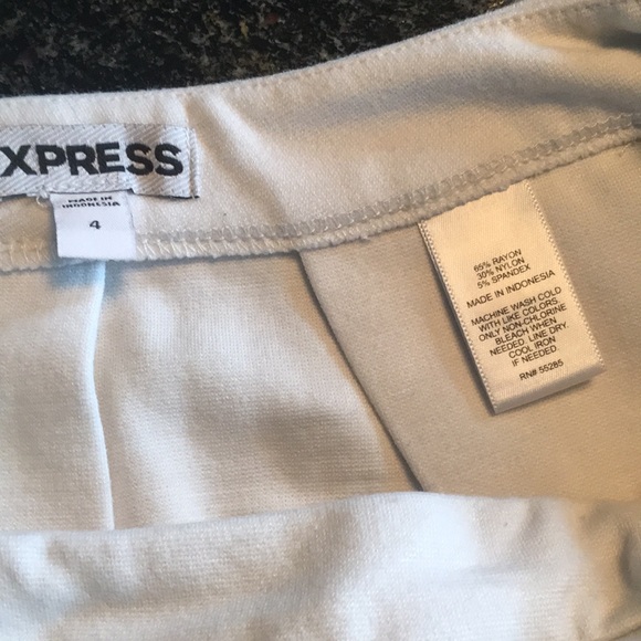 Express Black and White Skirt - Picture 4 of 5